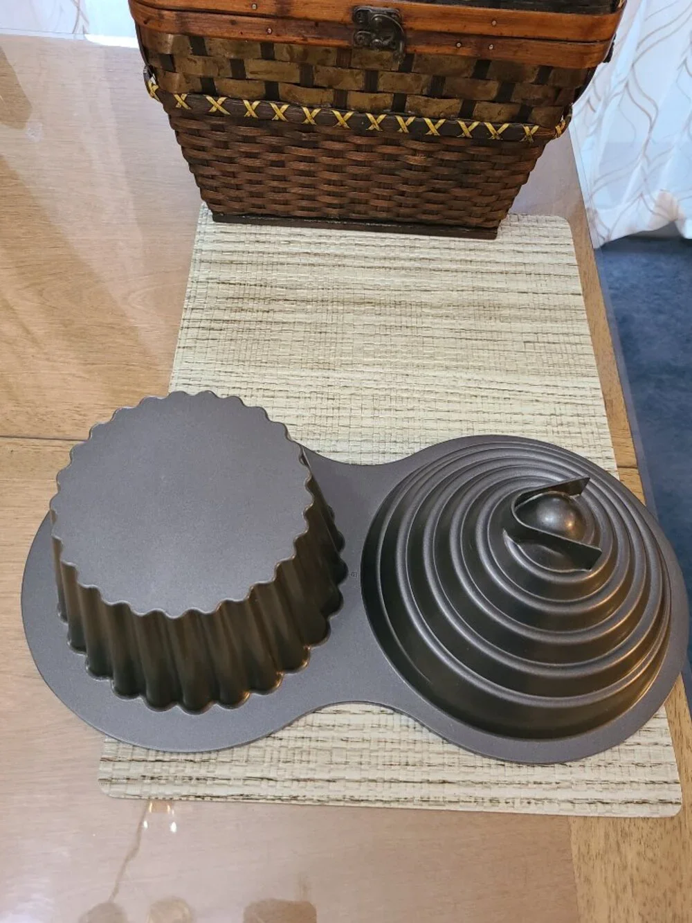 Wilton Giant 3D Cupcake Pan Non-Stick Double-Sided Gray Color